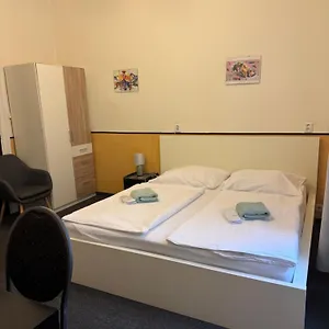 Welcome & Praguecentre Hostal