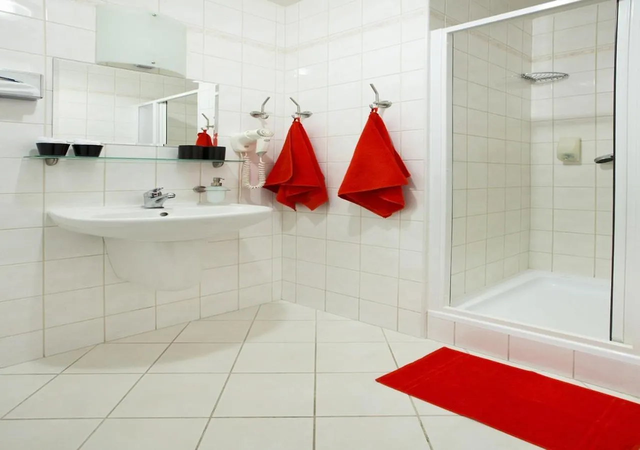 Hotel Otar Prague 3*,